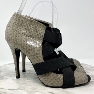 Bourne Britain cage pumps fish leather 6-6.5 warm weather peep toe neutral chic